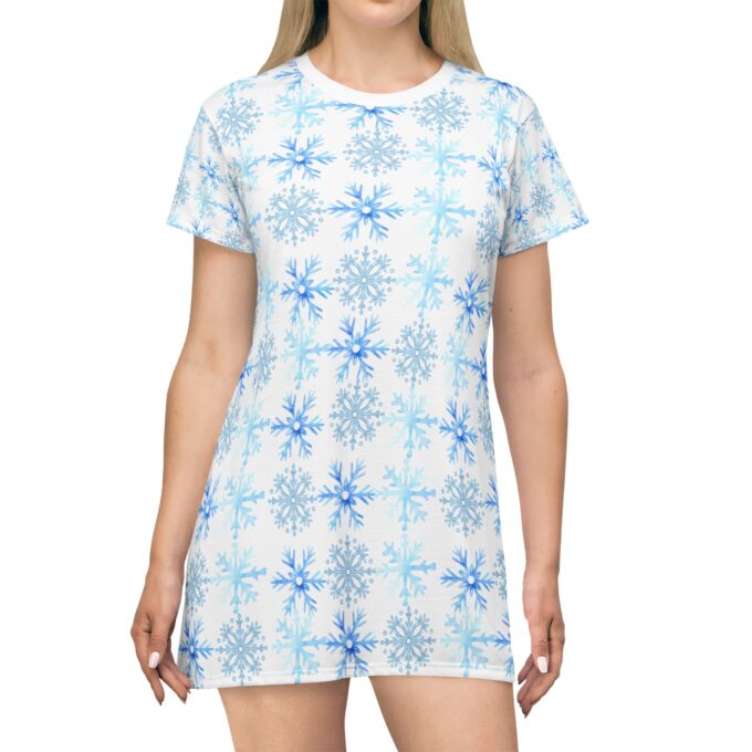 Christmas Snowflake T-Shirt Dress – Cozy & Festive Holiday Style - Image 3