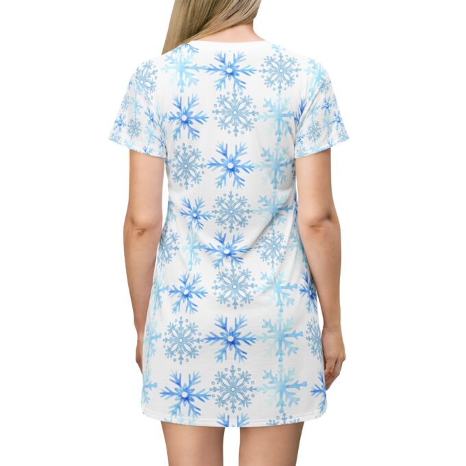 Christmas Snowflake T-Shirt Dress – Cozy & Festive Holiday Style - Image 4