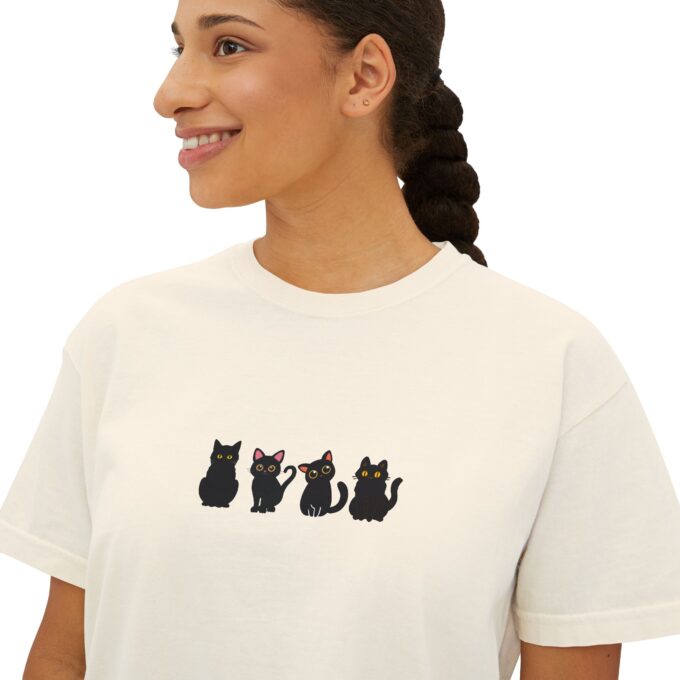 Black Cat Christmas Women's Boxy Tee–Stylish & Festive - Image 3